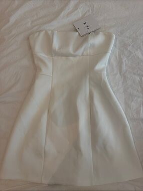 NWT LEAU BANDEU DRESS WHITE